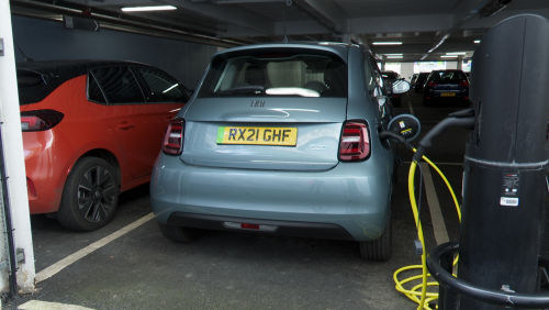 FIAT 500 ELECTRIC HATCHBACK 87kW Icon 42kWh 3dr Auto view 6